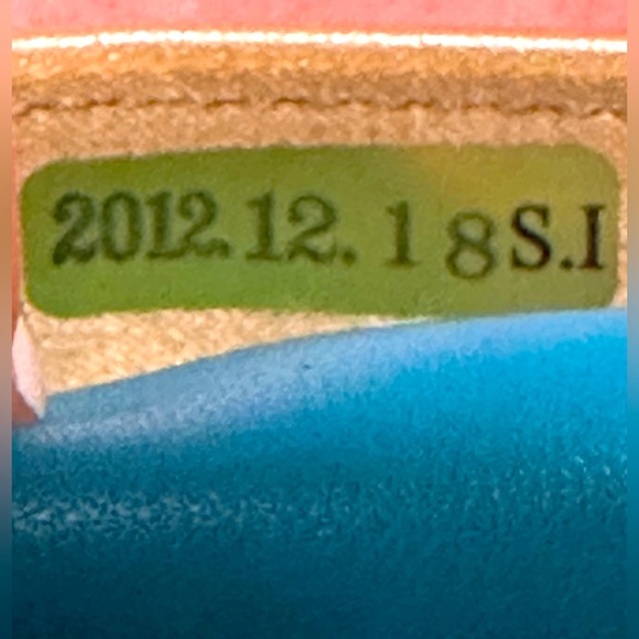 24 HR PRICE DROP!!  CHANEL CAMELLIA TURQUOISE LAMBSKIN QUILTED 6-KEY CASE - Picture 11 of 11